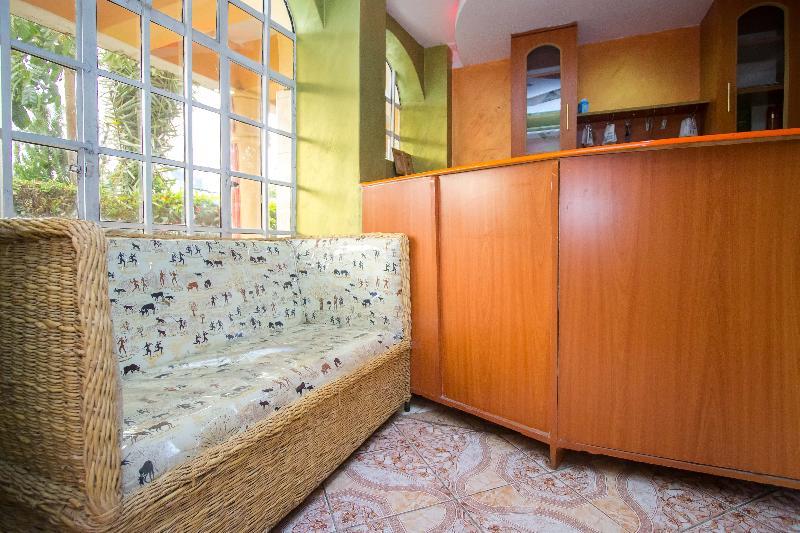 Three Ways Hotel ナイバシャ エクステリア 写真