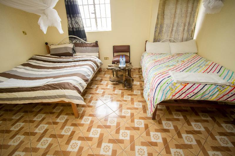 Three Ways Hotel ナイバシャ エクステリア 写真