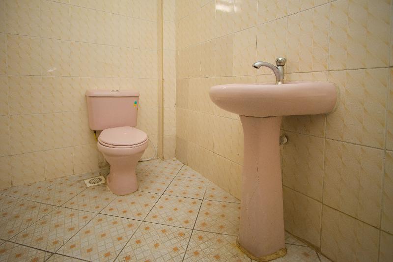 Three Ways Hotel ナイバシャ エクステリア 写真